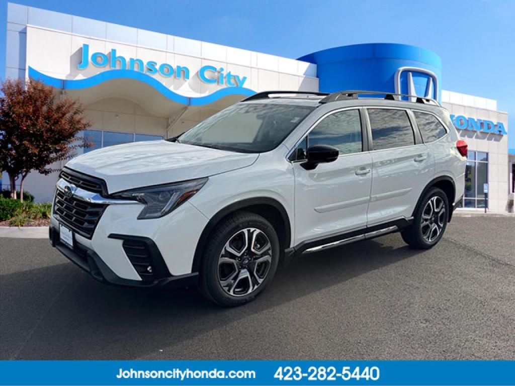 2024 Subaru Ascent Limited's photo