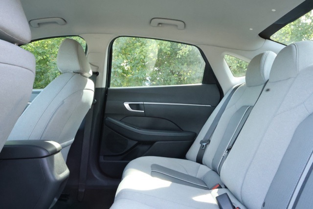 2021 Hyundai Sonata SE photo 4