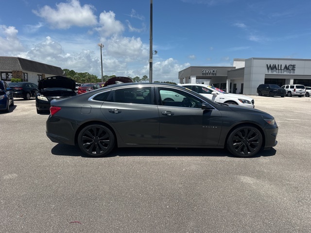 2017 Chevrolet Malibu Premier photo 3