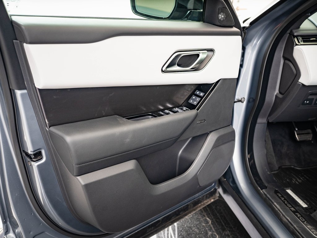 2026 Land Rover Range Rover Velar SE photo 20