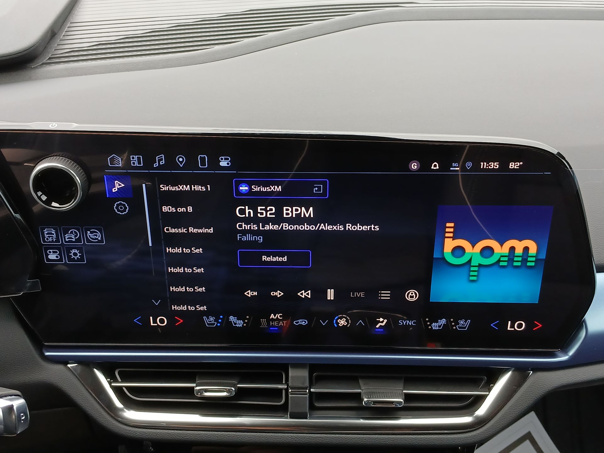 2025 Chevrolet Equinox EV 1LT photo 13