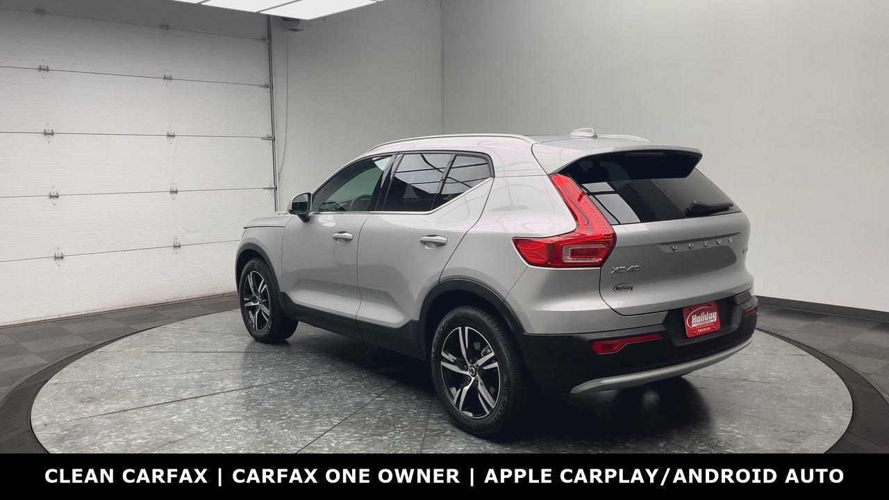 2025 Volvo XC40 Core photo 2