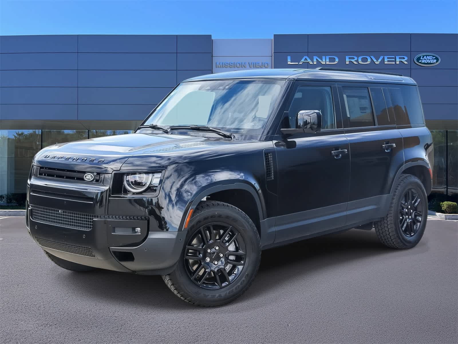 2026 Land Rover Defender S's photo