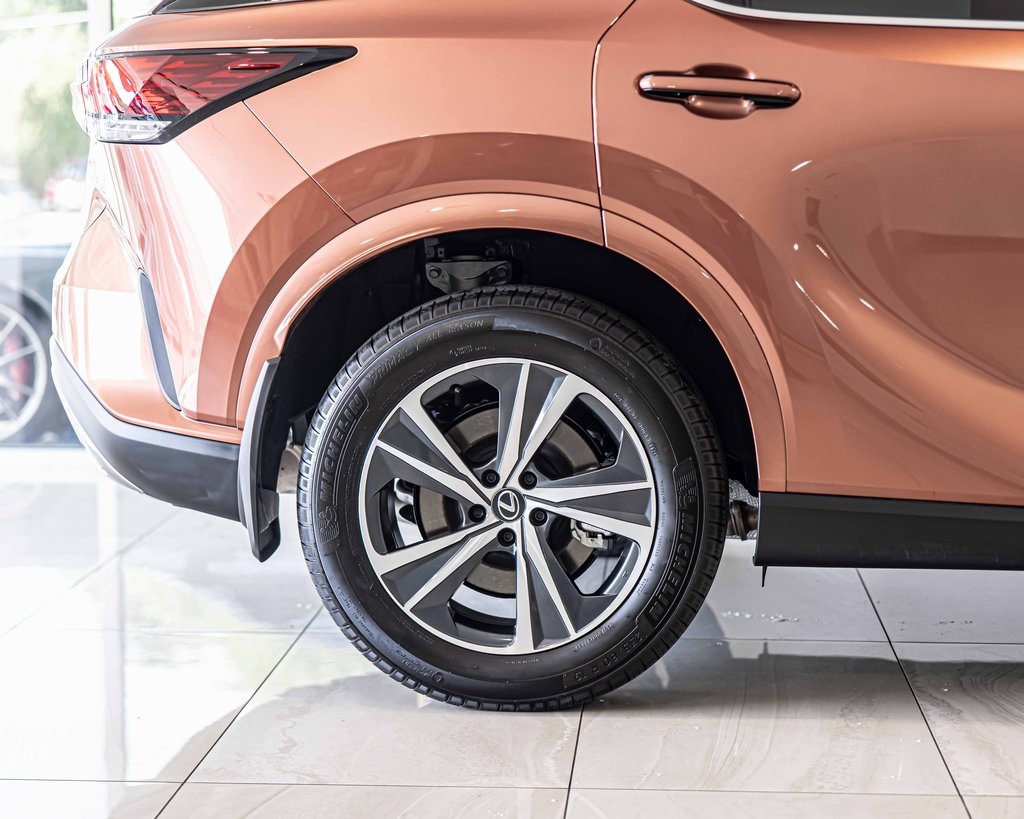2025 LEXUS RX - Image 11