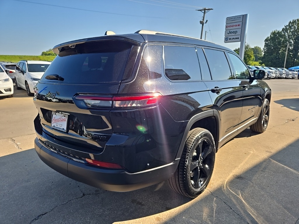 2025 Jeep Grand Cherokee Limited photo 4