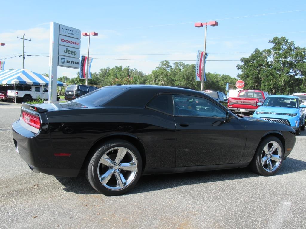2014 Dodge Challenger R/T photo 6