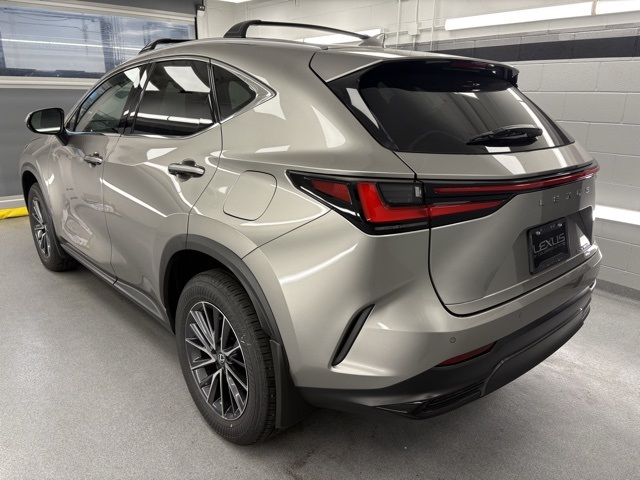2025 Lexus NX Premium photo 4