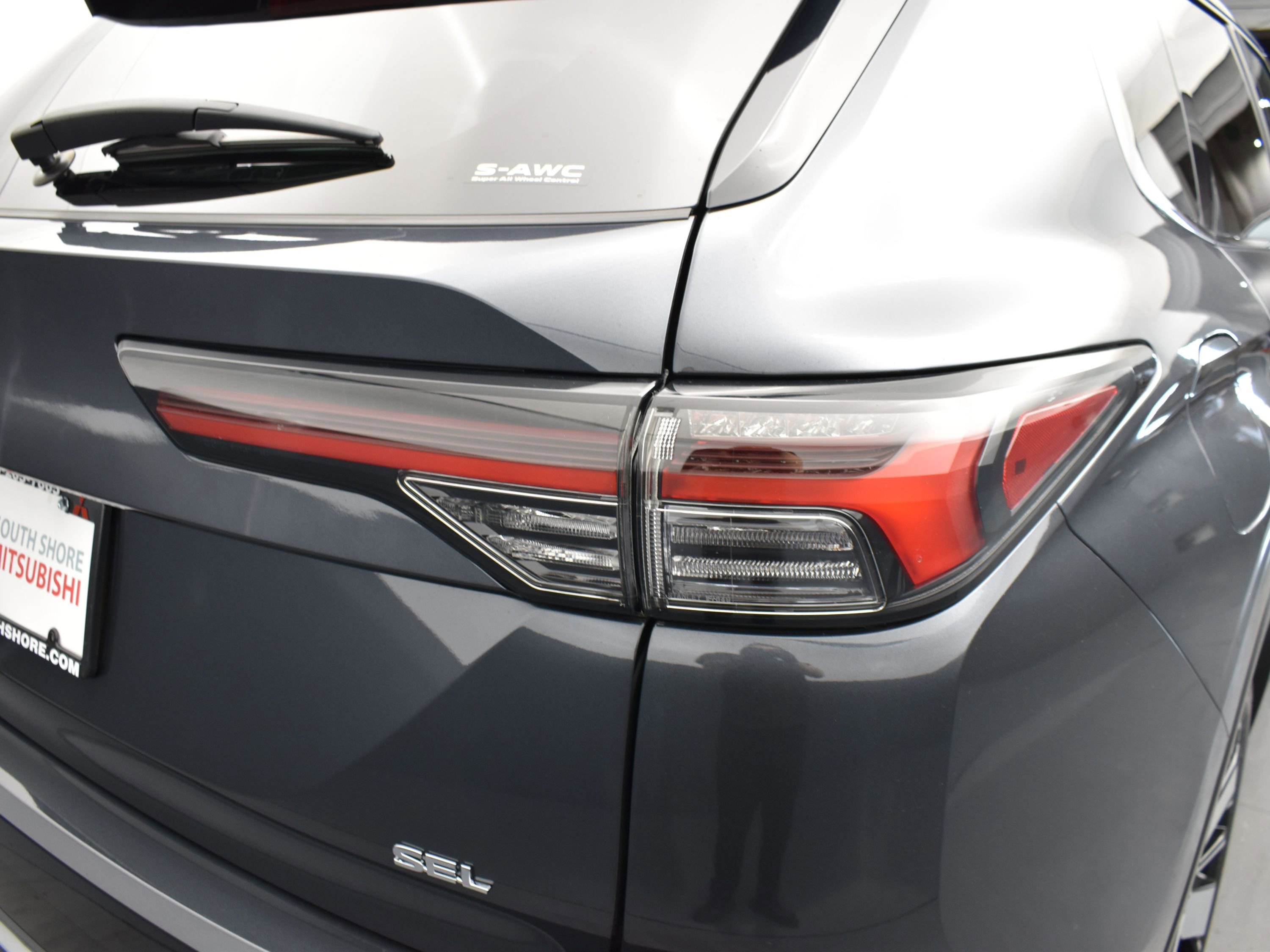 2025 Mitsubishi Outlander SEL photo 8