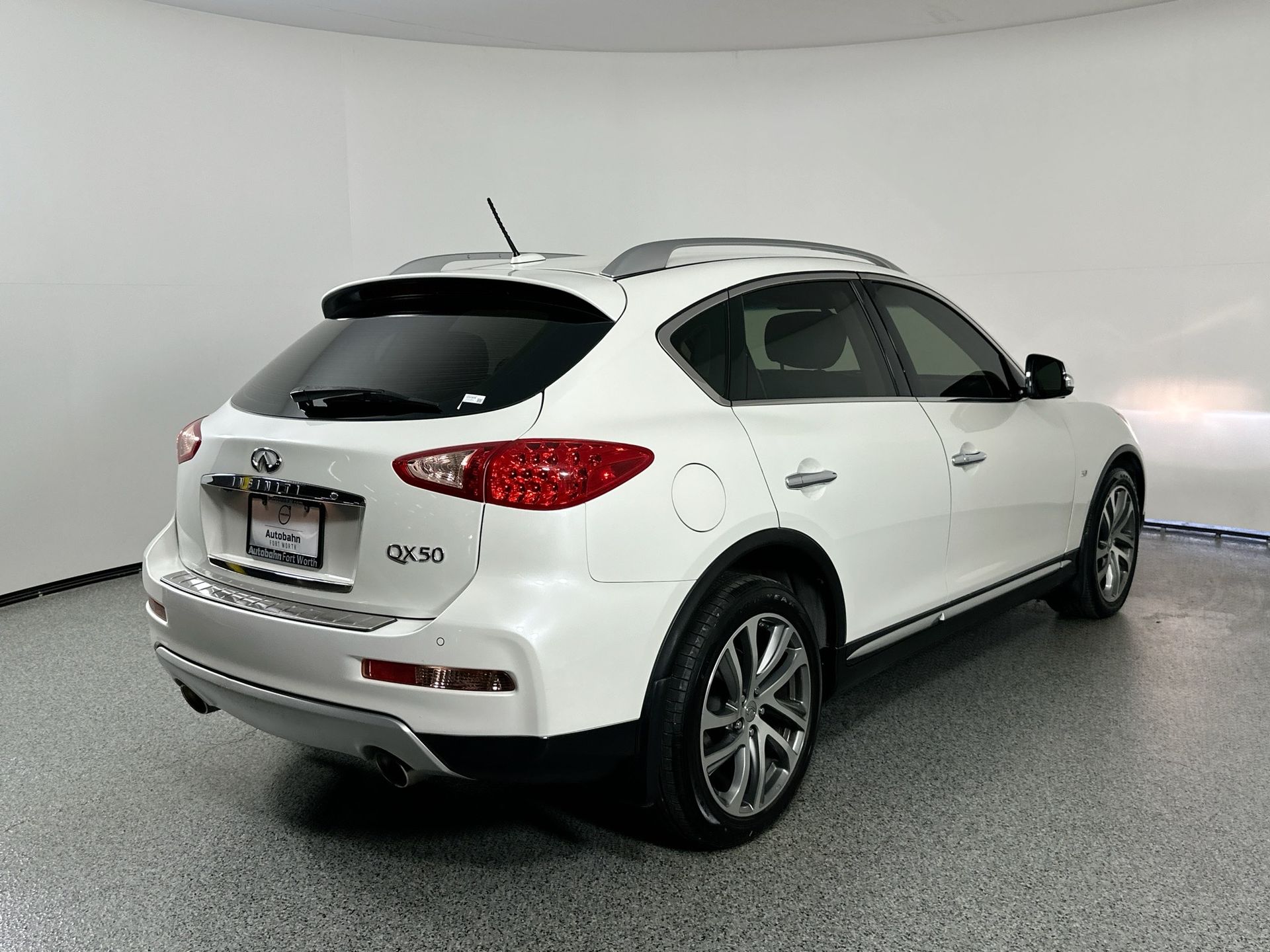 2017 Infiniti QX50 Base photo 3