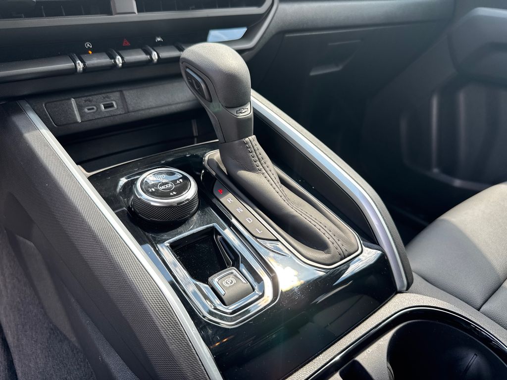 2025 Chevrolet Colorado Trail Boss photo 28