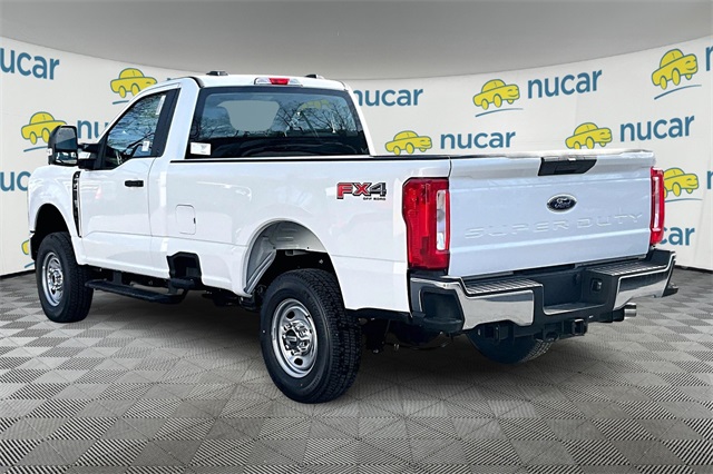 2025 Ford F-250 photo 3