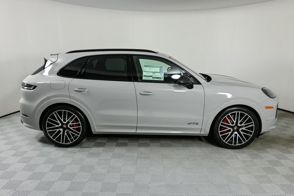 2025 Porsche Cayenne GTS photo 25