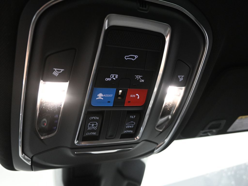 2025 Jeep Grand Cherokee Laredo X photo 17