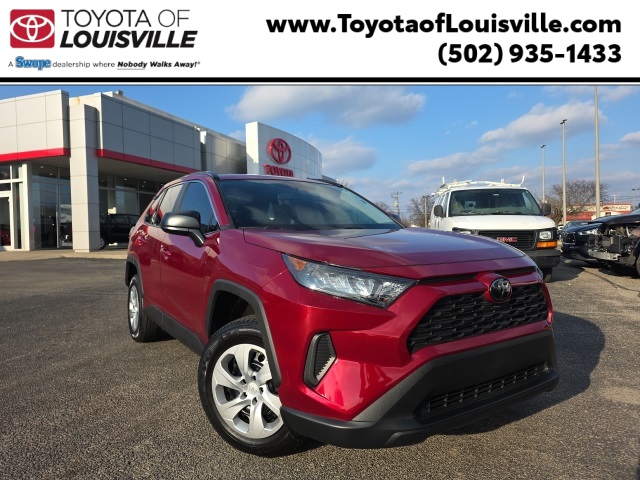 2020 Toyota RAV4 LE's photo