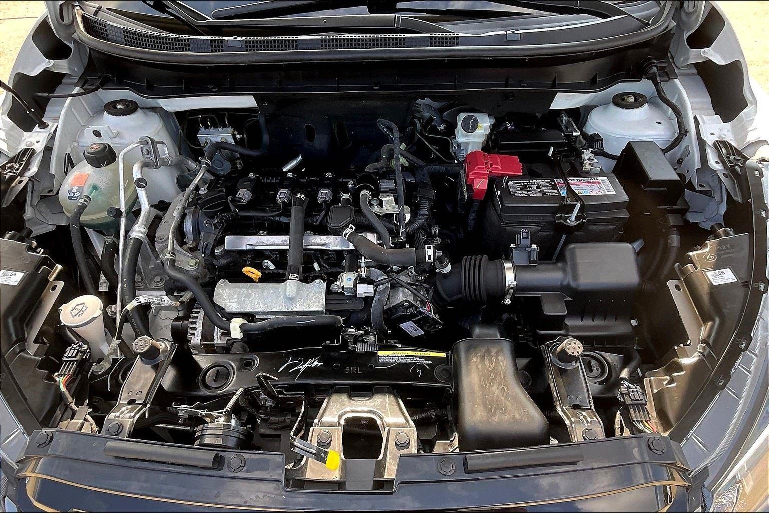 2023 Nissan Kicks SR photo 10