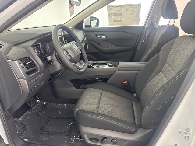 2026 Nissan Rogue SV photo 20