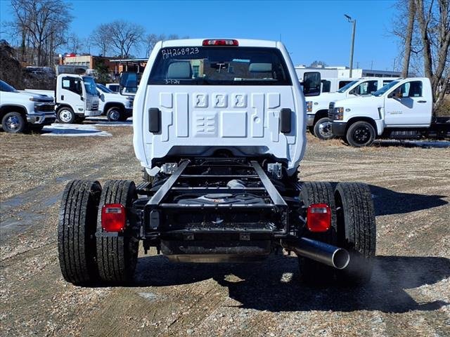 2024 Chevrolet Silverado 5500HD Work Truck photo 4