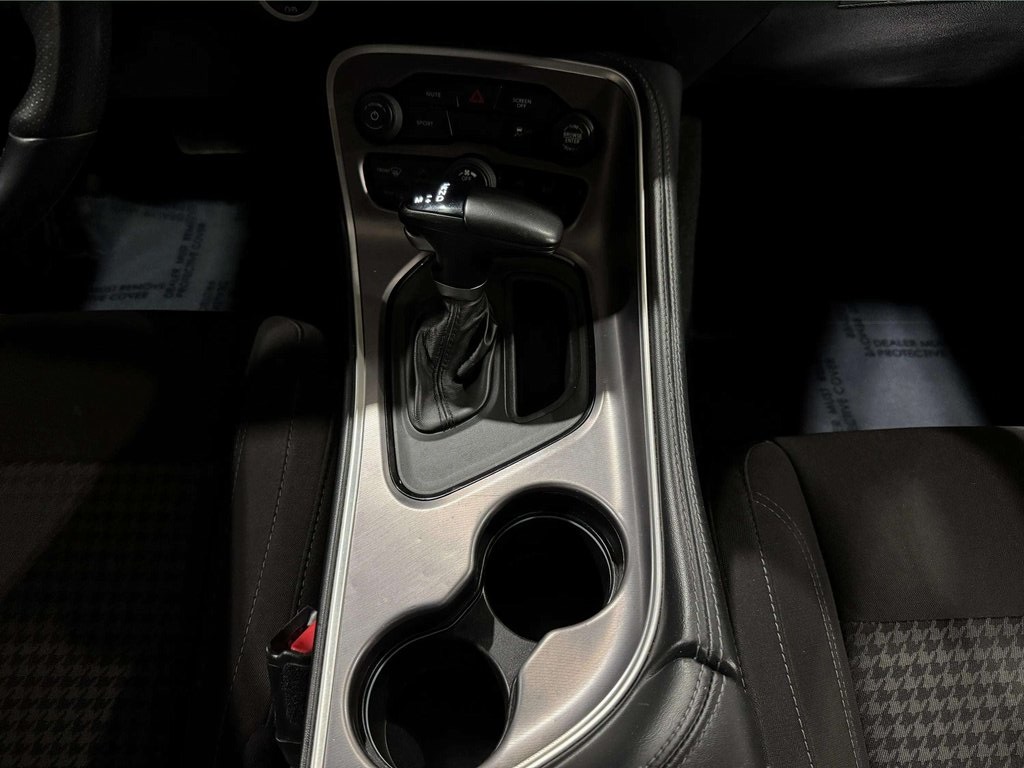 2022 Dodge Challenger SXT photo 18