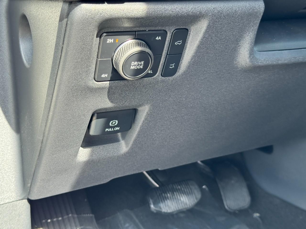 2025 Ford Expedition King Ranch MAX photo 13