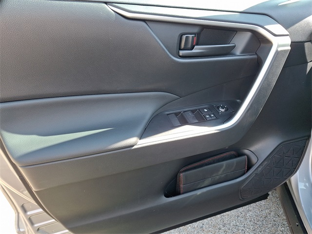 2025 Toyota RAV4 LE photo 10