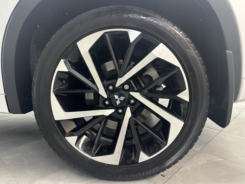 2023 Mitsubishi Outlander SEL photo 8
