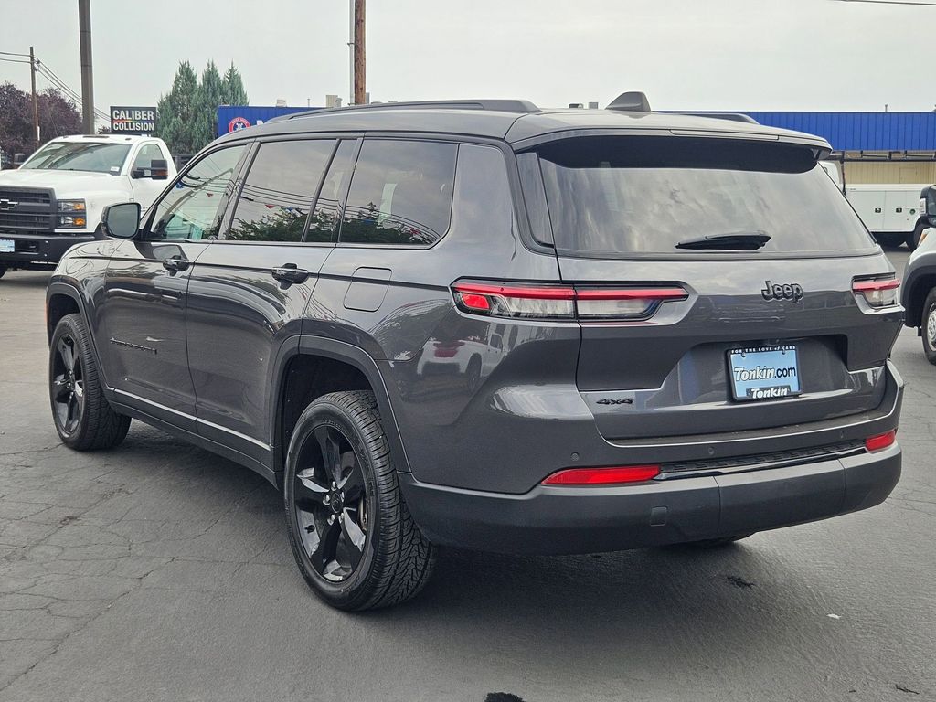 2023 Jeep Grand Cherokee Altitude photo 2