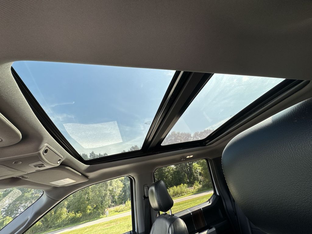 2016 Ford F-150 Lariat photo 15