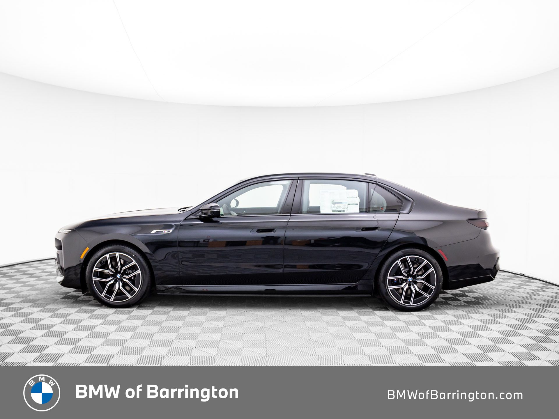 New 2025 Black Sapphire Metallic BMW M70 image 2