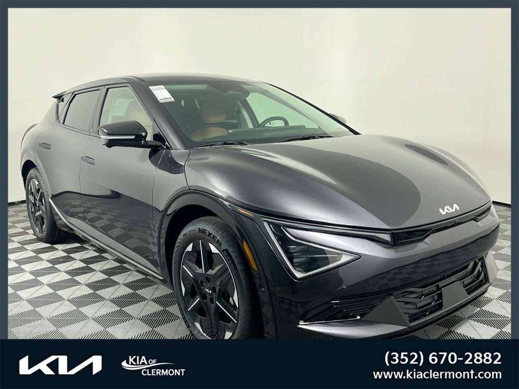 2025 Kia EV6 Wind's photo