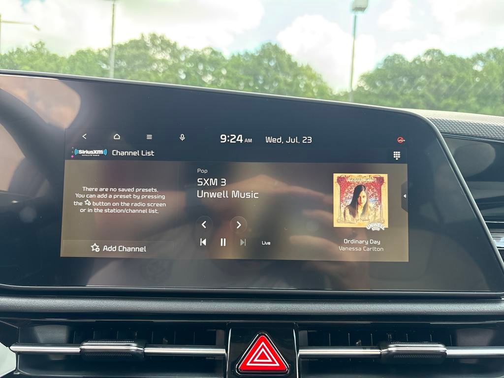 2025 Kia Niro SX photo 17