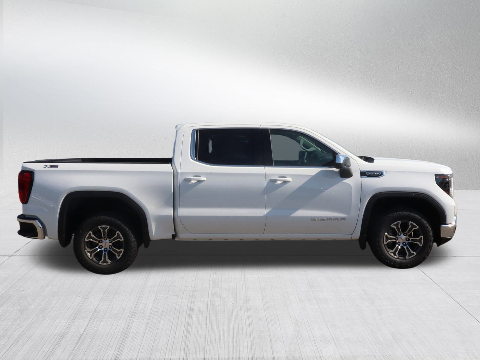 2026 Gmc Sierra 1500 SLE photo 8