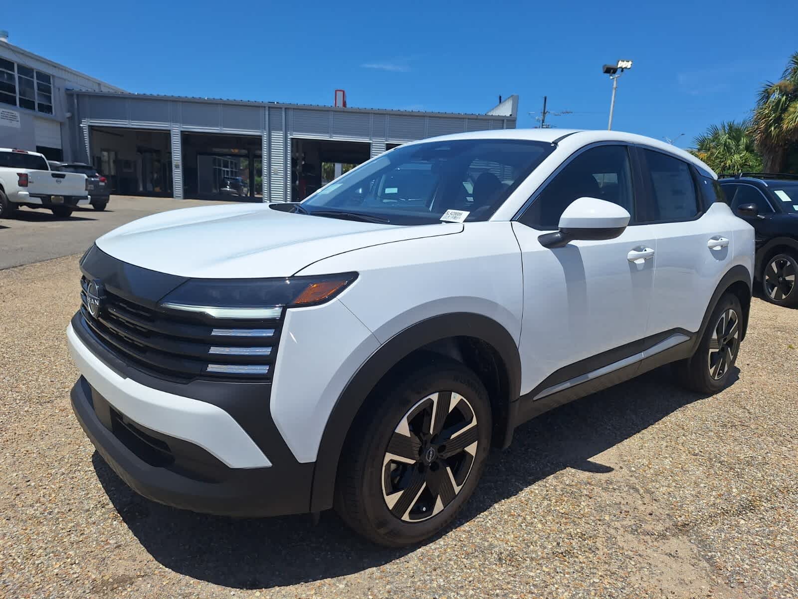 2025 Nissan Kicks SV photo 9