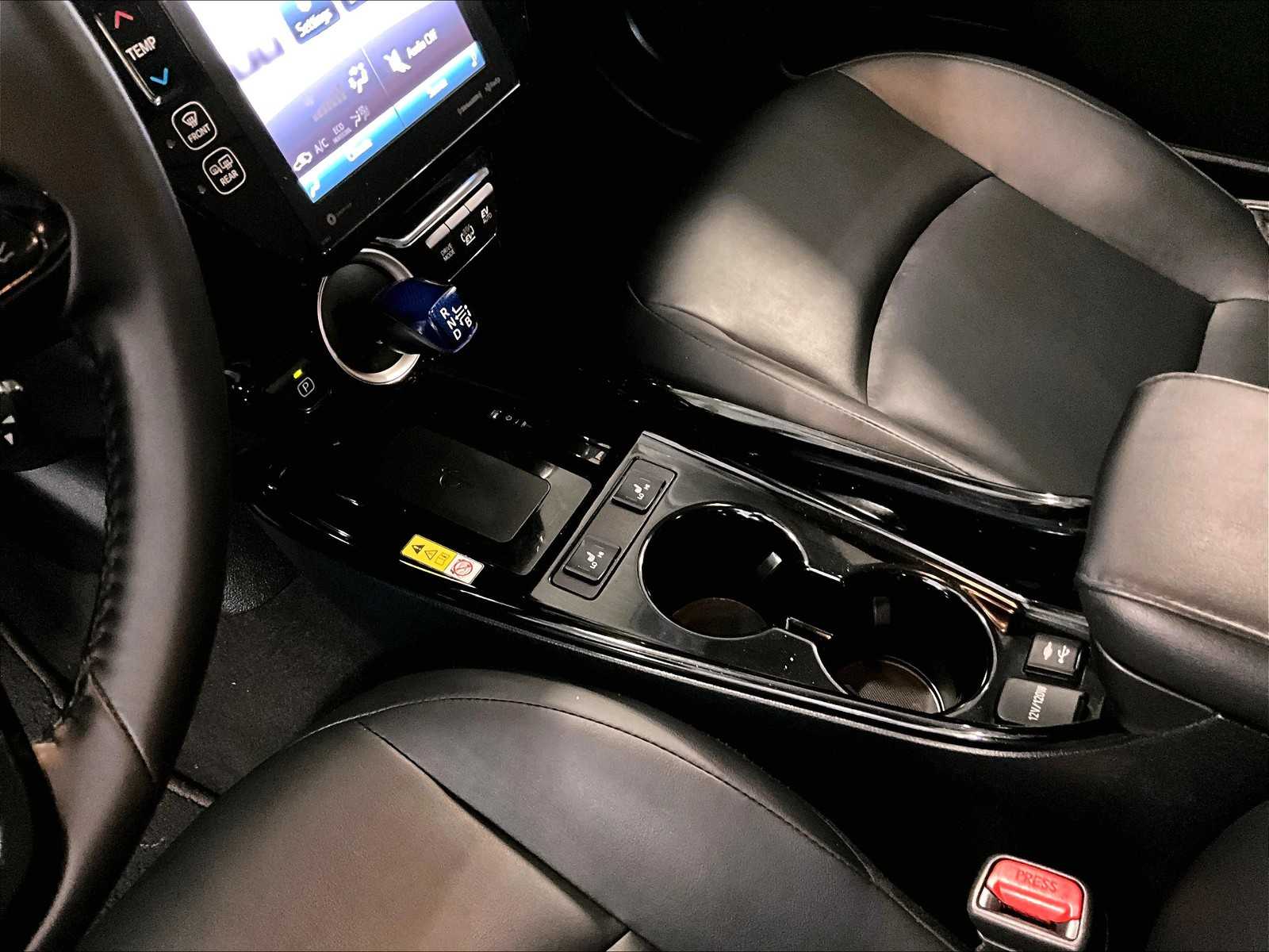 2020 Toyota Prius Prime XLE photo 19