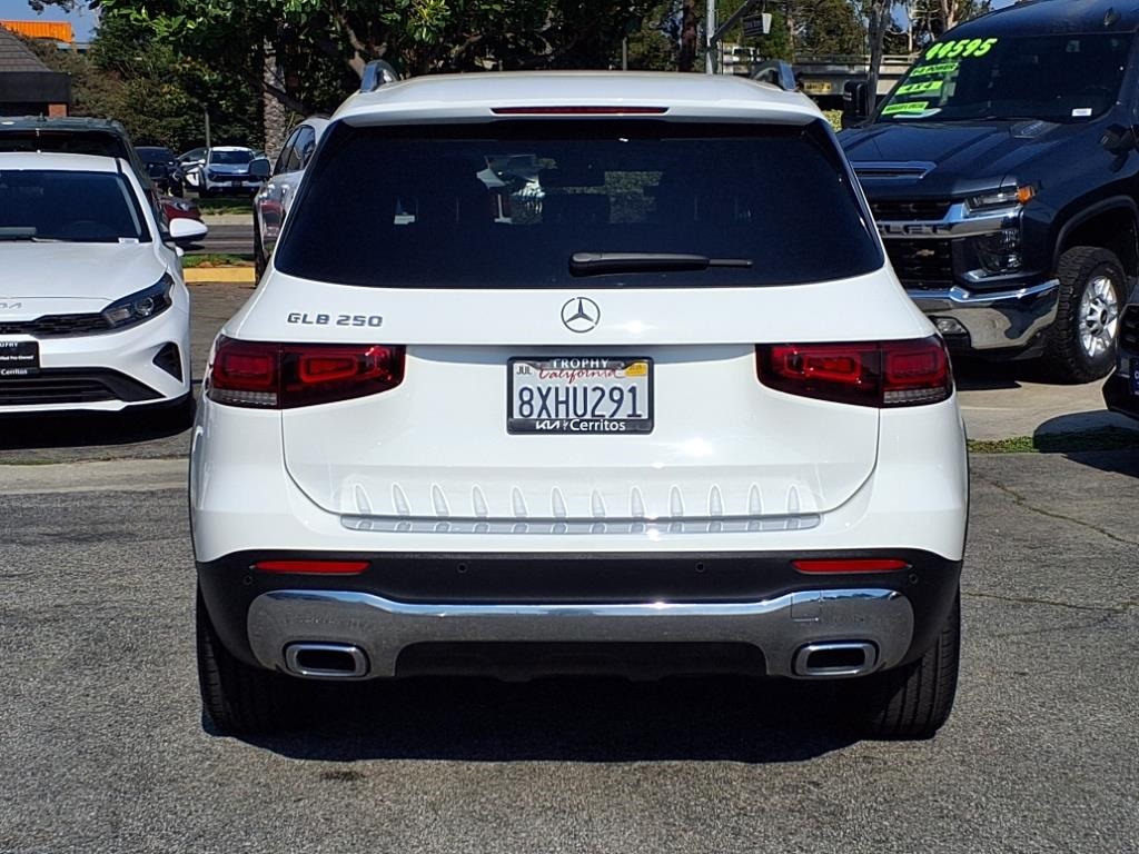 2021 Mercedes Benz GLB 250 photo 4
