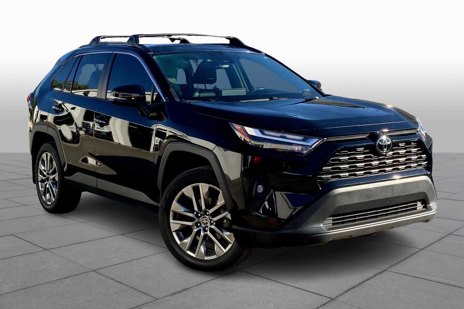 Used 2022 Toyota RAV4 XLE Premium with VIN 2T3A1RFV5NC269611 for sale in Kansas City