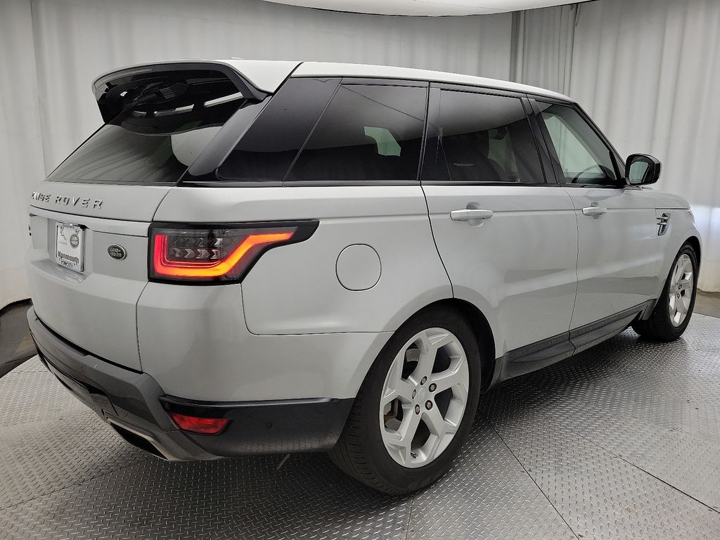 2020 Land Rover Range Rover Sport HSE photo 4