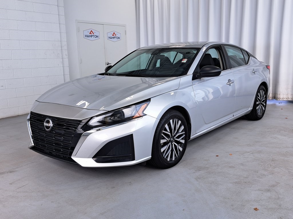 2024 Nissan Altima 2.5 SV photo 2