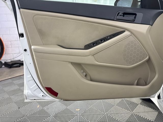 2013 Kia Optima LX photo 9