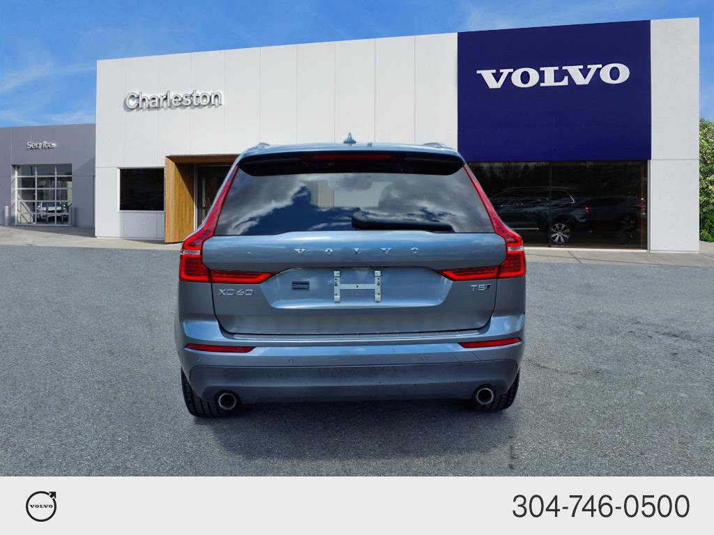 2018 Volvo XC60 Momentum photo 4