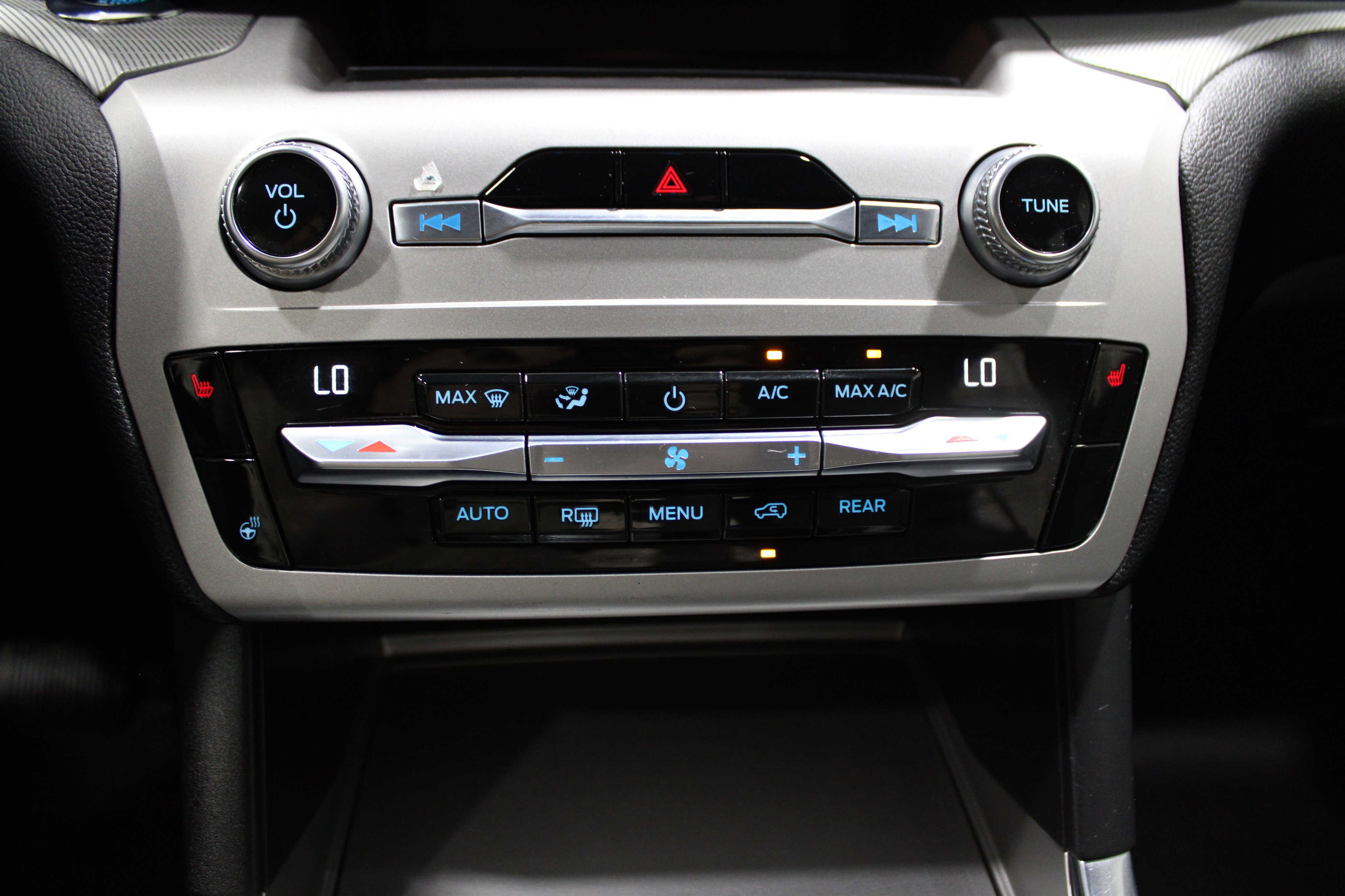 2021 Ford Explorer XLT photo 18