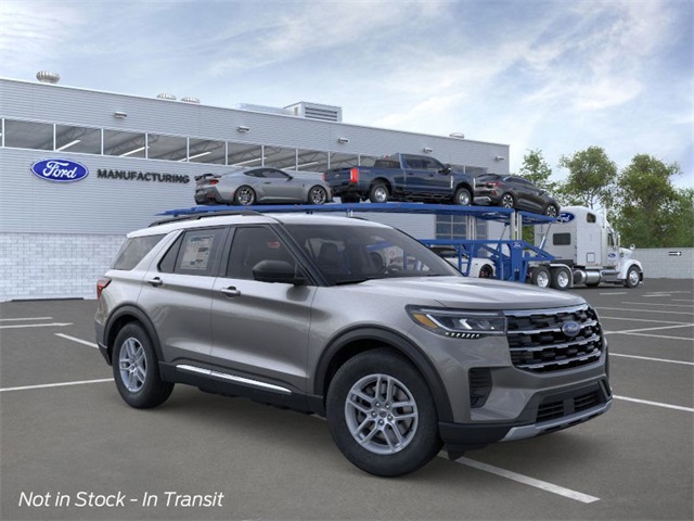 2025 Ford Explorer photo 3