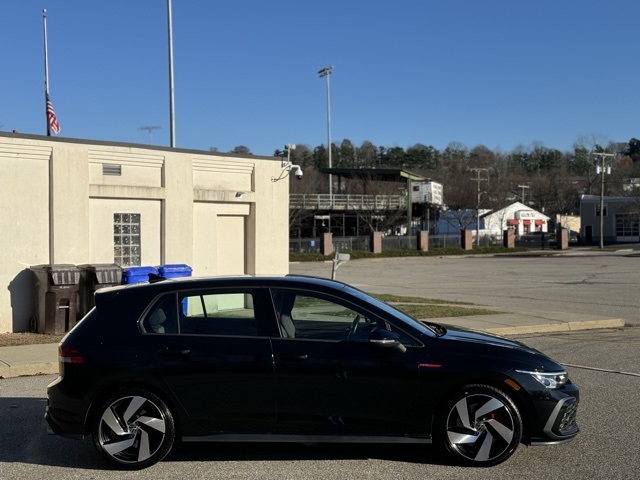 2024 Volkswagen Golf GTI S photo 3