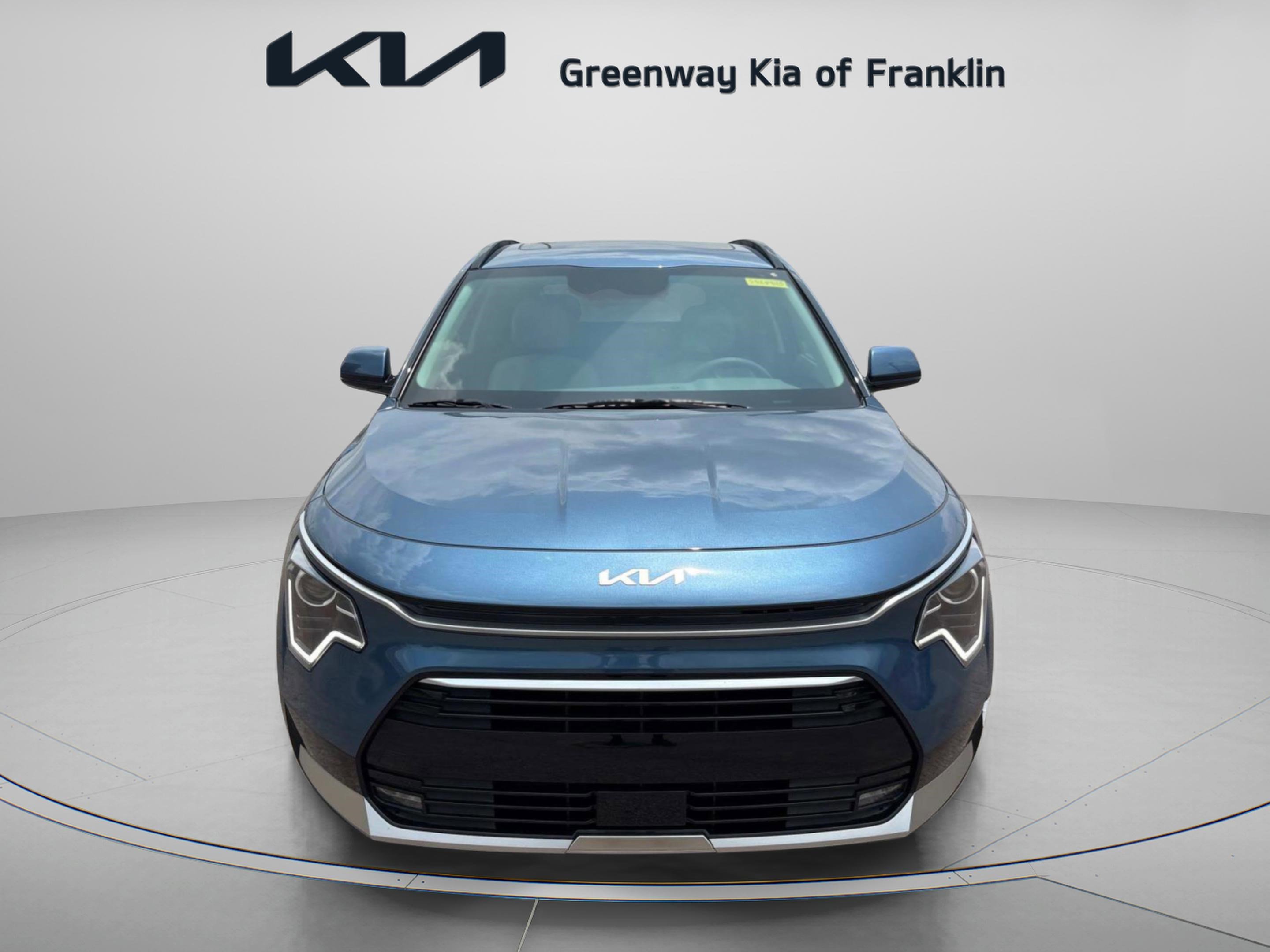 2025 Kia Niro EX Touring photo 2