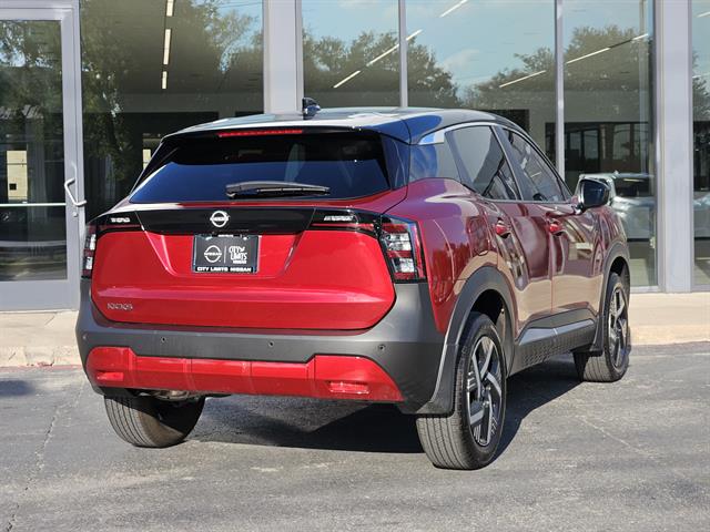 2025 Nissan Kicks SV photo 3