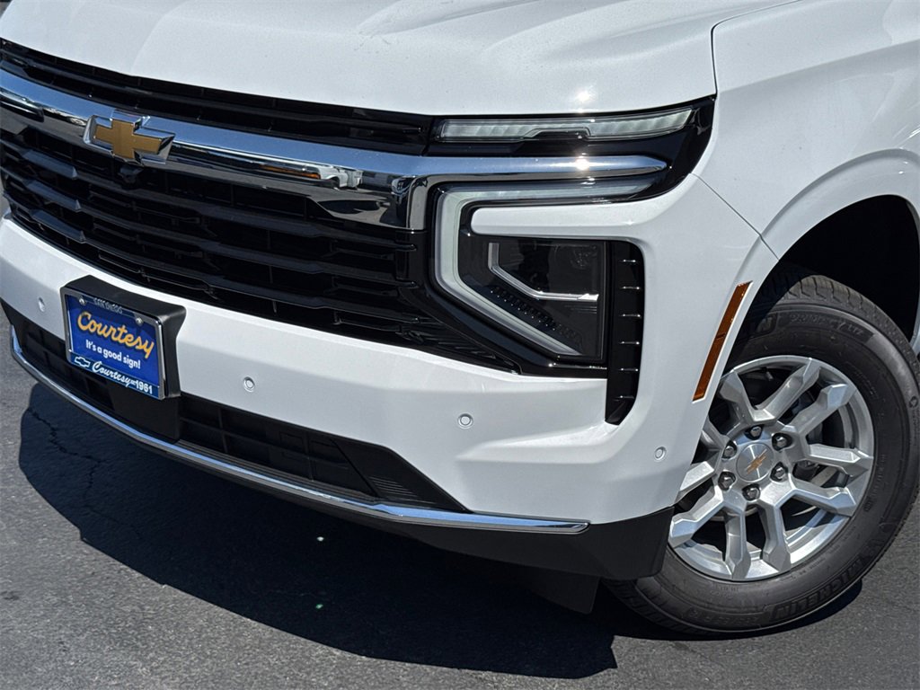 2025 Chevrolet Tahoe LS photo 2