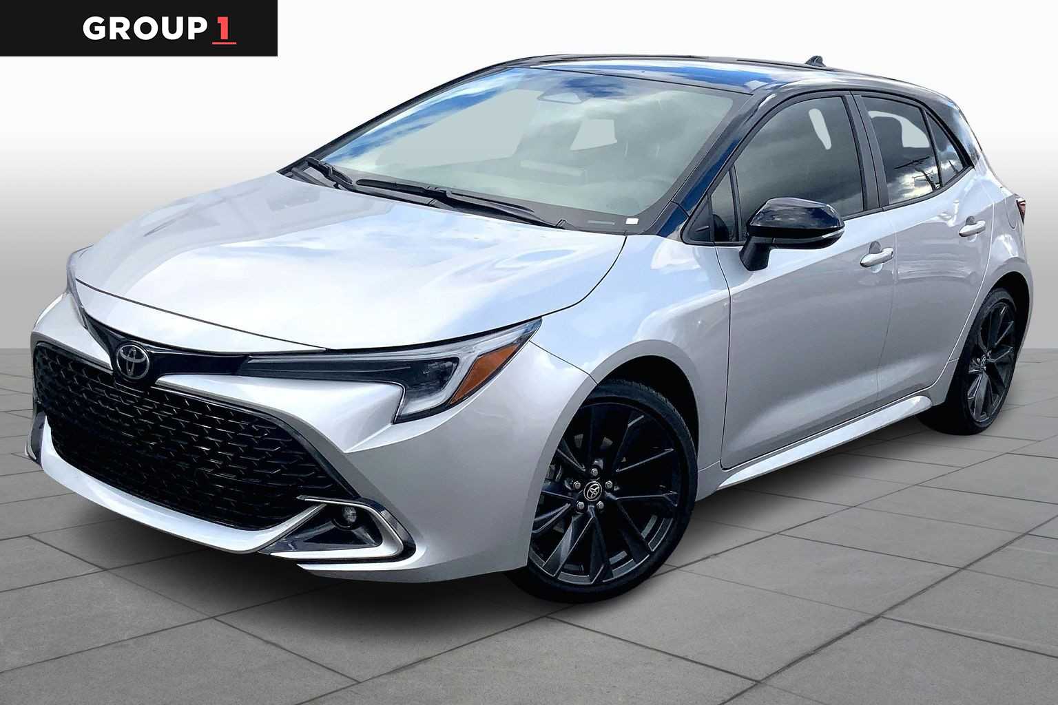 2025 Toyota Corolla Hatchback XSE's photo