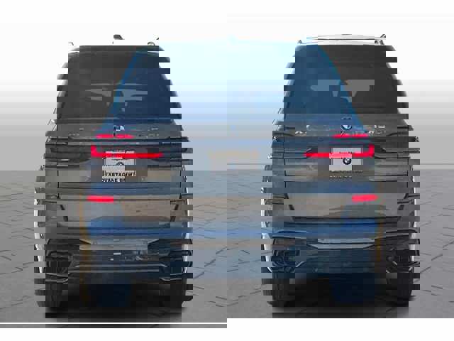 2025 Bmw X7 M60i photo 4