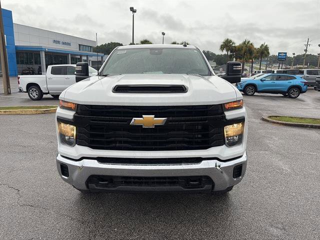 2025 Chevrolet Silverado 2500HD photo 2