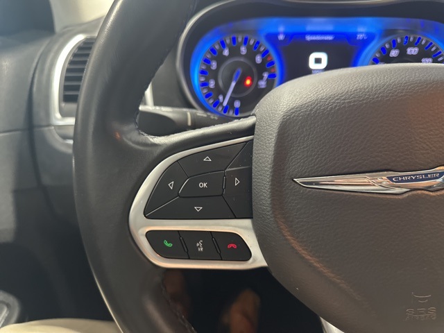 2022 Chrysler 300 Touring L photo 21
