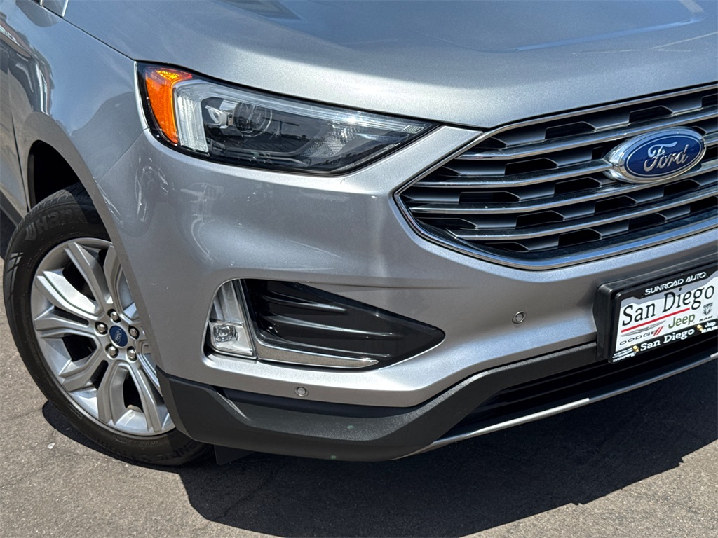 2022 Ford Edge Titanium photo 3